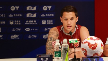 被球迷誉为队内颜值担当！维塔尔：我也是第一次听到，很感谢球迷